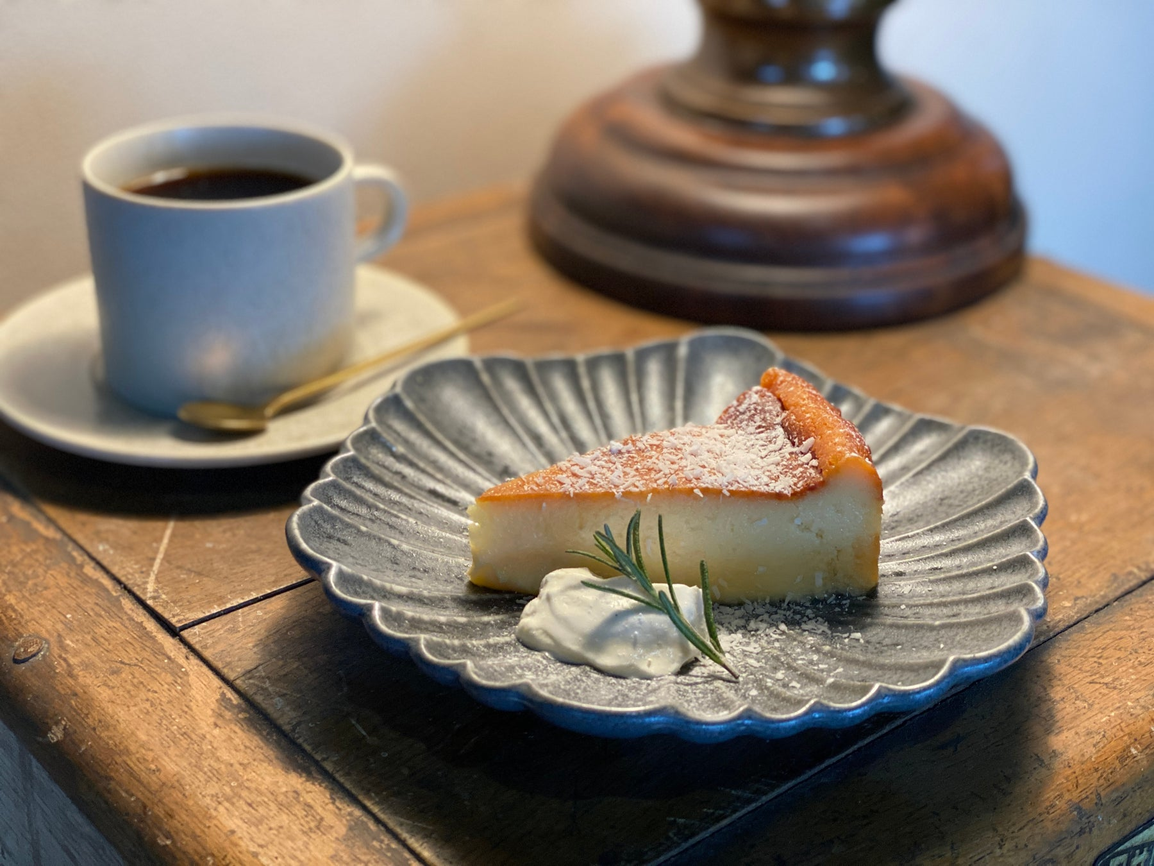 淡雪チーズケーキ - 小樽茶房の手作りスイーツ